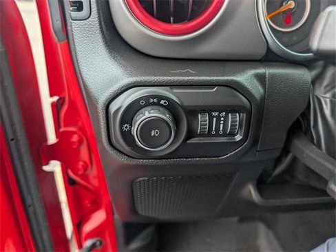 Used 2022 Jeep Wrangler Willys image 14