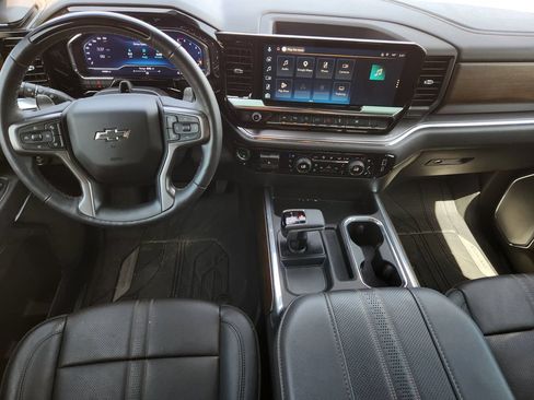 Used 2025 Chevrolet Silverado 1500 High Country w/ High Country Premium Package AWD/4WD image 25