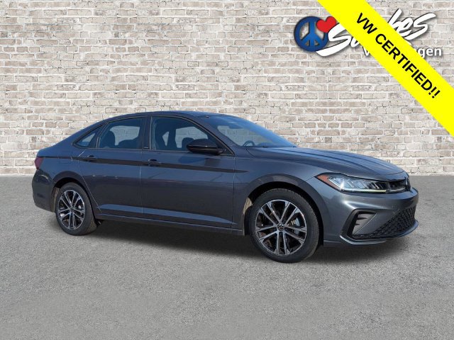 Certified 2025 Volkswagen Jetta Sport FWD image 2