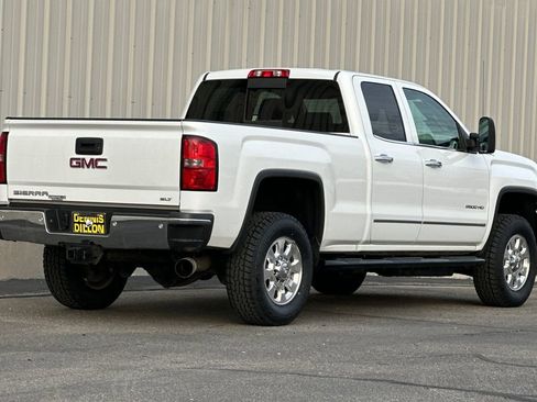 Used 2015 GMC Sierra 2500 SLT w/ Driver Alert Package image 4