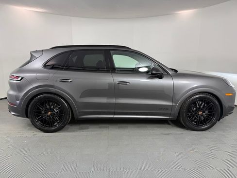 New 2026 Porsche Cayenne GTS image 8
