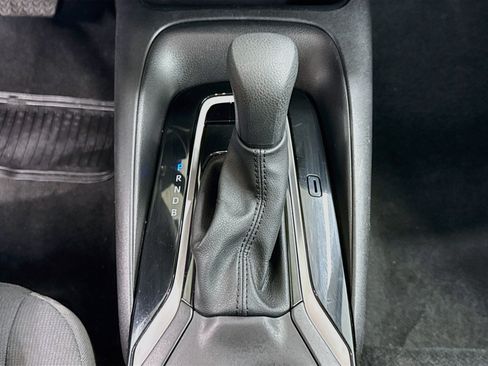 Used 2025 Toyota Corolla LE FWD image 23
