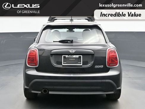 Used 2022 MINI Cooper 4-Door Hardtop image 7