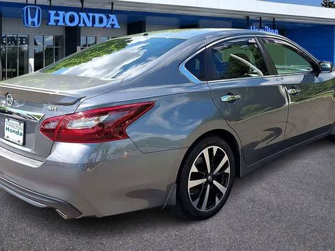 Used 2018 Nissan Altima 2.5 SR FWD image 8