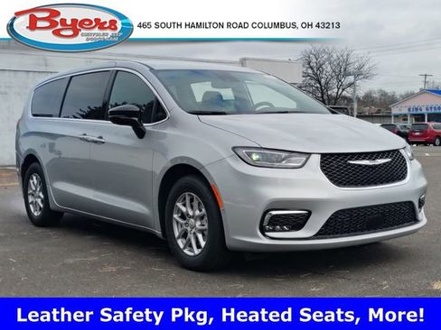 New 2026 Chrysler Pacifica Select image 1