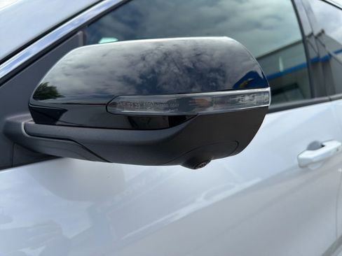 New 2026 Chevrolet Traverse LT w/ Enhanced Driving Package FWD image 11