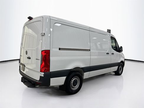 Used 2025 Mercedes-Benz Sprinter 2500 image 8