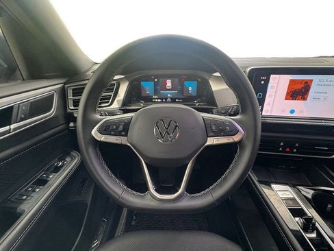 Used 2024 Volkswagen Atlas Cross Sport SE FWD image 13