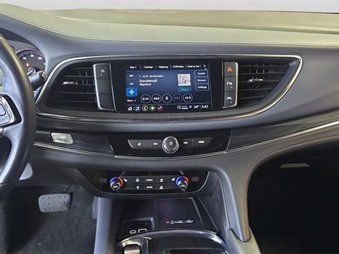 Used 2023 Buick Enclave Essence w/ LPO, Touring Package image 18