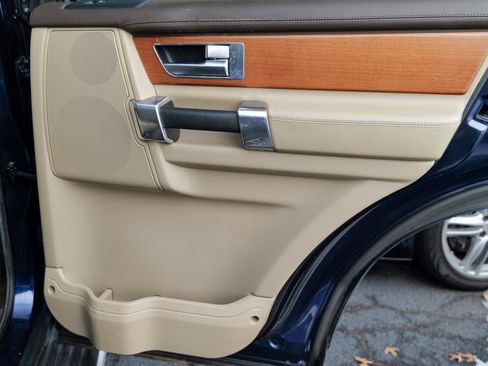 Used 2016 Land Rover LR4 HSE LUX image 31