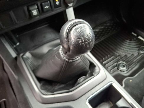 Used 2020 Toyota Tacoma TRD Off-Road image 14