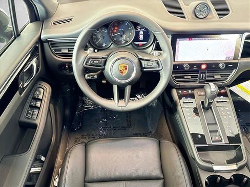 Used 2026 Porsche Macan AWD/4WD image 20