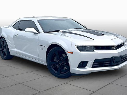Used 2015 Chevrolet Camaro SS w/ RS Package RWD image 3