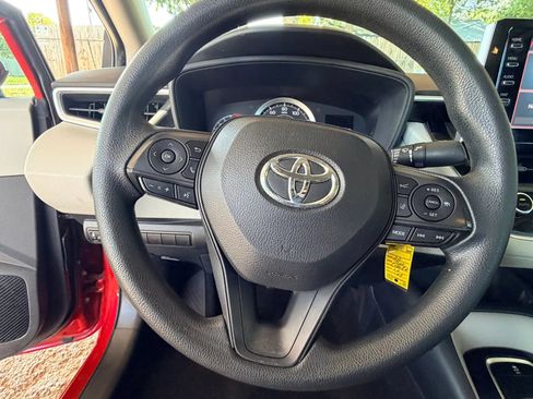 Used 2020 Toyota Corolla LE FWD image 15