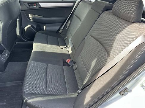Used 2018 Subaru Outback 2.5i Premium image 12