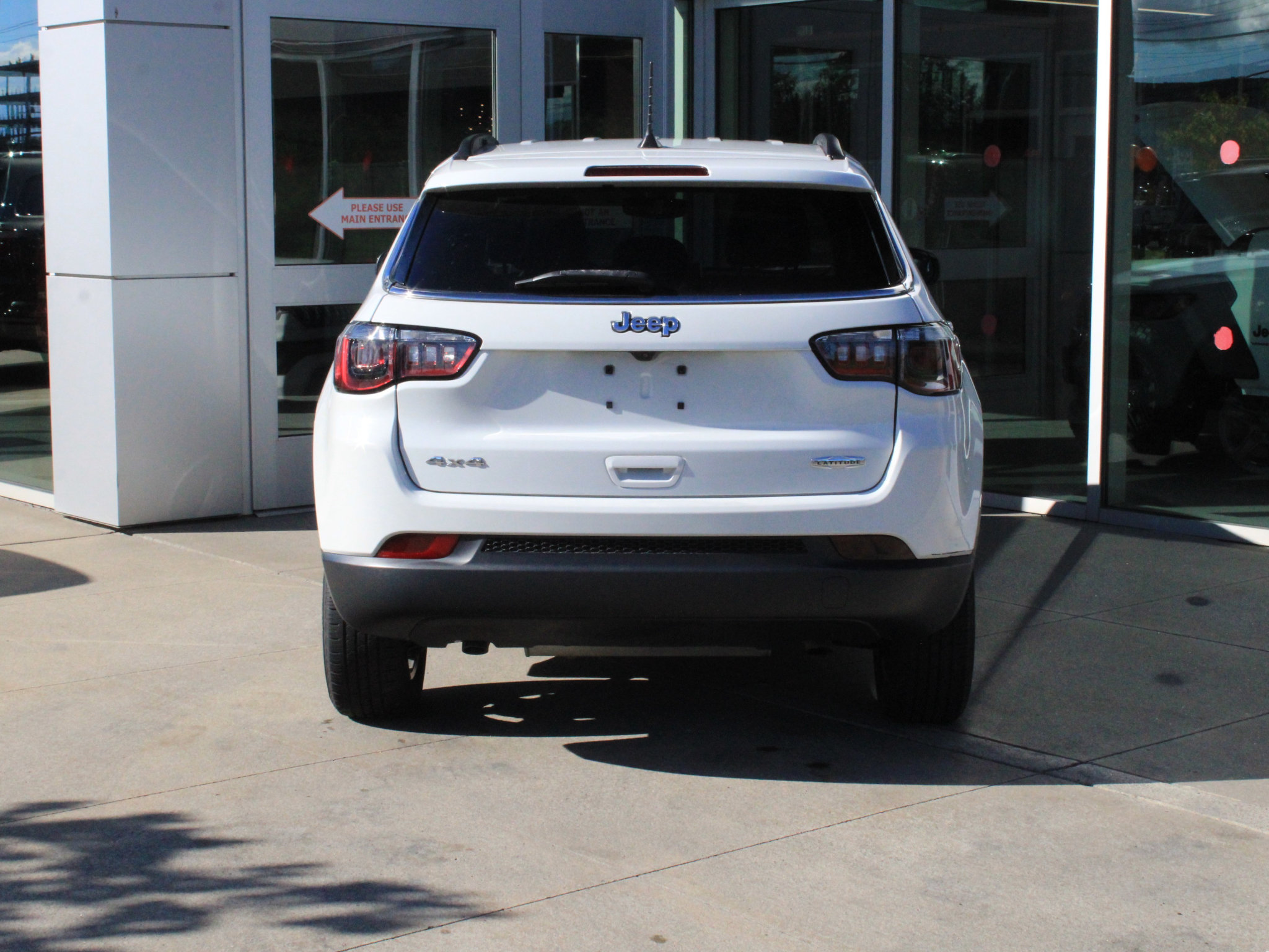 Used 2023 Jeep Compass Latitude w/ Convenience Group AWD/4WD image 7