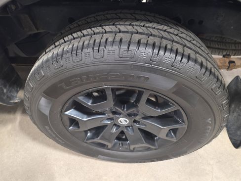 Used 2020 Nissan Frontier SV w/ Midnight Edition Floor Mats image 10