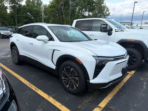 Used 2025 Chevrolet Blazer EV LT w/ Super Cruise Package AWD/4WD image 1