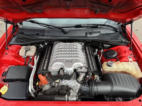 Used 2016 Dodge Challenger SRT Hellcat image 37