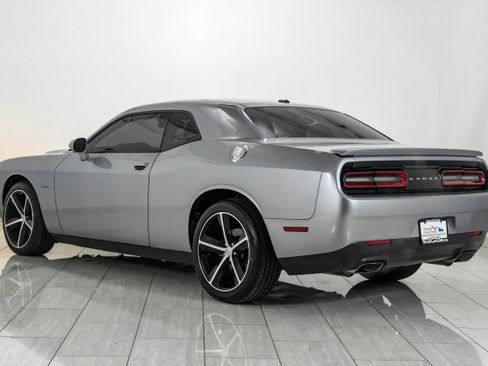 Used 2017 Dodge Challenger R/T image 6
