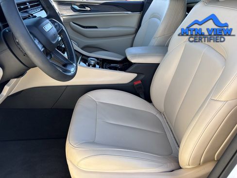 Used 2023 Jeep Grand Cherokee 4WD 4xe image 18