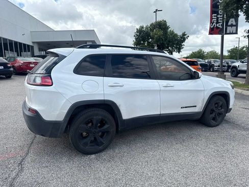 Used 2020 Jeep Cherokee Latitude Plus FWD image 18