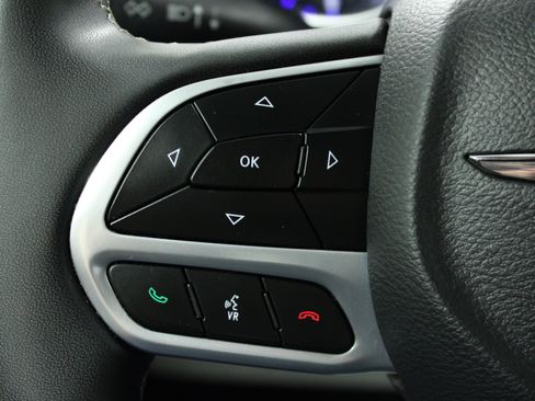 Used 2022 Chrysler Pacifica Touring-L FWD image 21