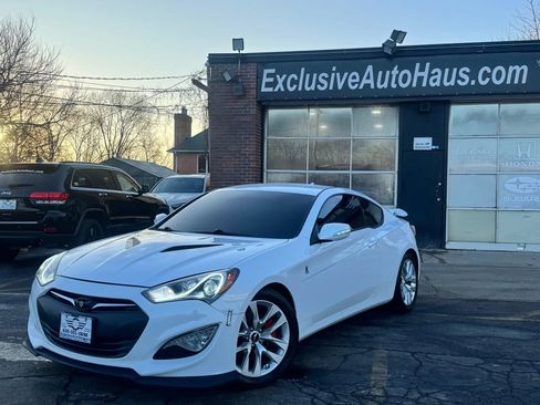 Used 2016 Hyundai Genesis 3.8 image 2