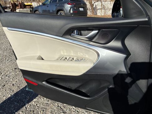 Used 2025 Genesis G70 2.5T AWD/4WD image 18