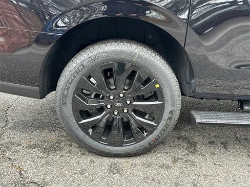 New 2025 Ford Expedition Max Platinum w/ Stealth Appearance Package image 17