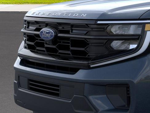 New 2026 Ford Expedition Active image 17
