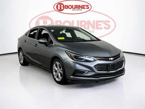 Used 2018 Chevrolet Cruze Premier w/ Enhanced Convenience Package FWD image 1
