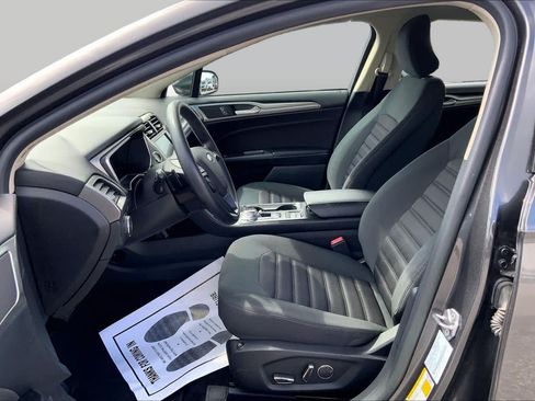 Used 2019 Ford Fusion SE FWD image 7