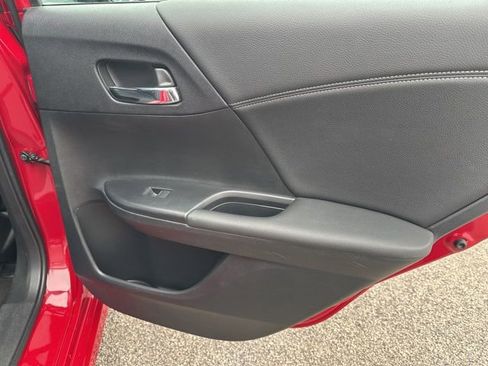 Used 2016 Honda Accord Sport image 38