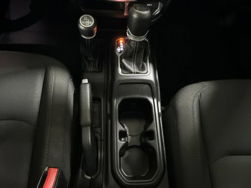 Used 2023 Jeep Wrangler Unlimited Sahara w/ LED Lighting Group AWD/4WD image 24