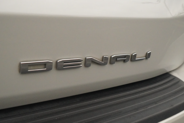 Used 2023 GMC Yukon Denali Ultimate AWD/4WD image 38