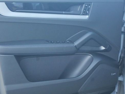 New 2026 Porsche Cayenne AWD/4WD image 21