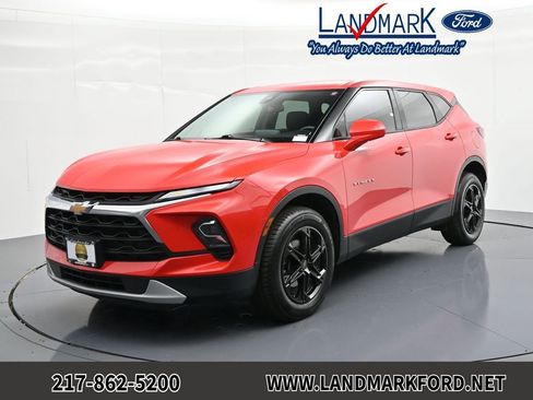Used 2023 Chevrolet Blazer LT FWD image 1