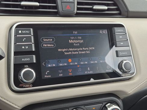 Used 2021 Nissan Versa SV FWD image 18