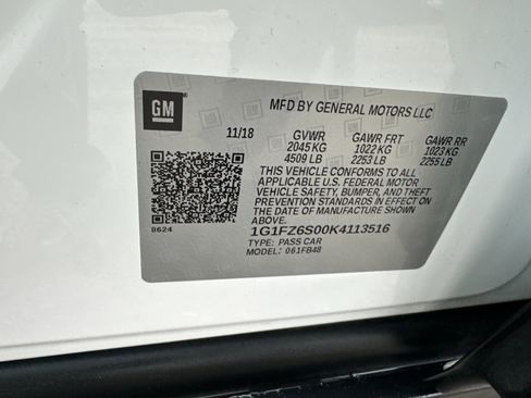 Used 2019 Chevrolet Bolt Premier w/ Infotainment Package image 28