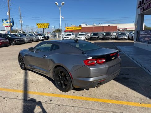 Used 2022 Chevrolet Camaro LT RWD image 6