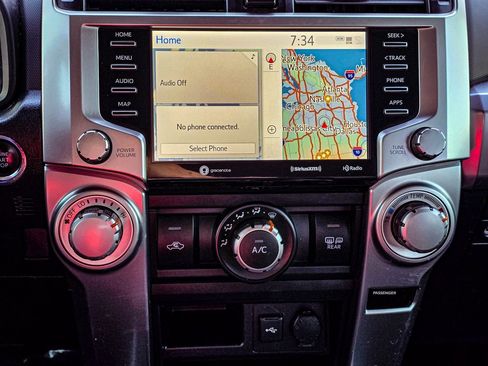 Used 2021 Toyota 4Runner SR5 Premium image 17