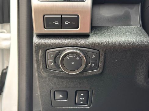 Used 2021 Ford F350 Platinum w/ Tremor Off-Road Package image 27