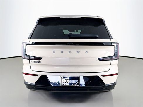 New 2025 Volvo EX90 Plus w/ Protection Package Premier image 6