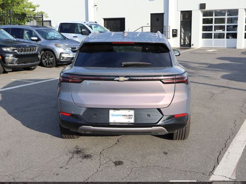 Used 2025 Chevrolet Equinox EV LT FWD image 9