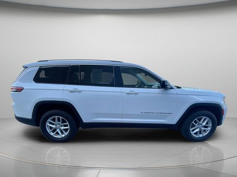 Used 2022 Jeep Grand Cherokee L Laredo w/ Luxury Tech Group I AWD/4WD image 12