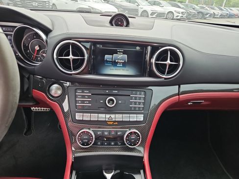 Used 2018 Mercedes-Benz SL 550 image 18