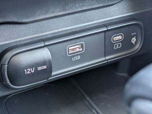 Used 2025 Kia Telluride S FWD image 22