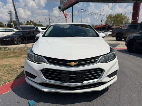 Used 2017 Chevrolet Cruze LS FWD image 2