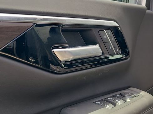 New 2026 Chevrolet Suburban LT w/ Comfort Package RWD image 18
